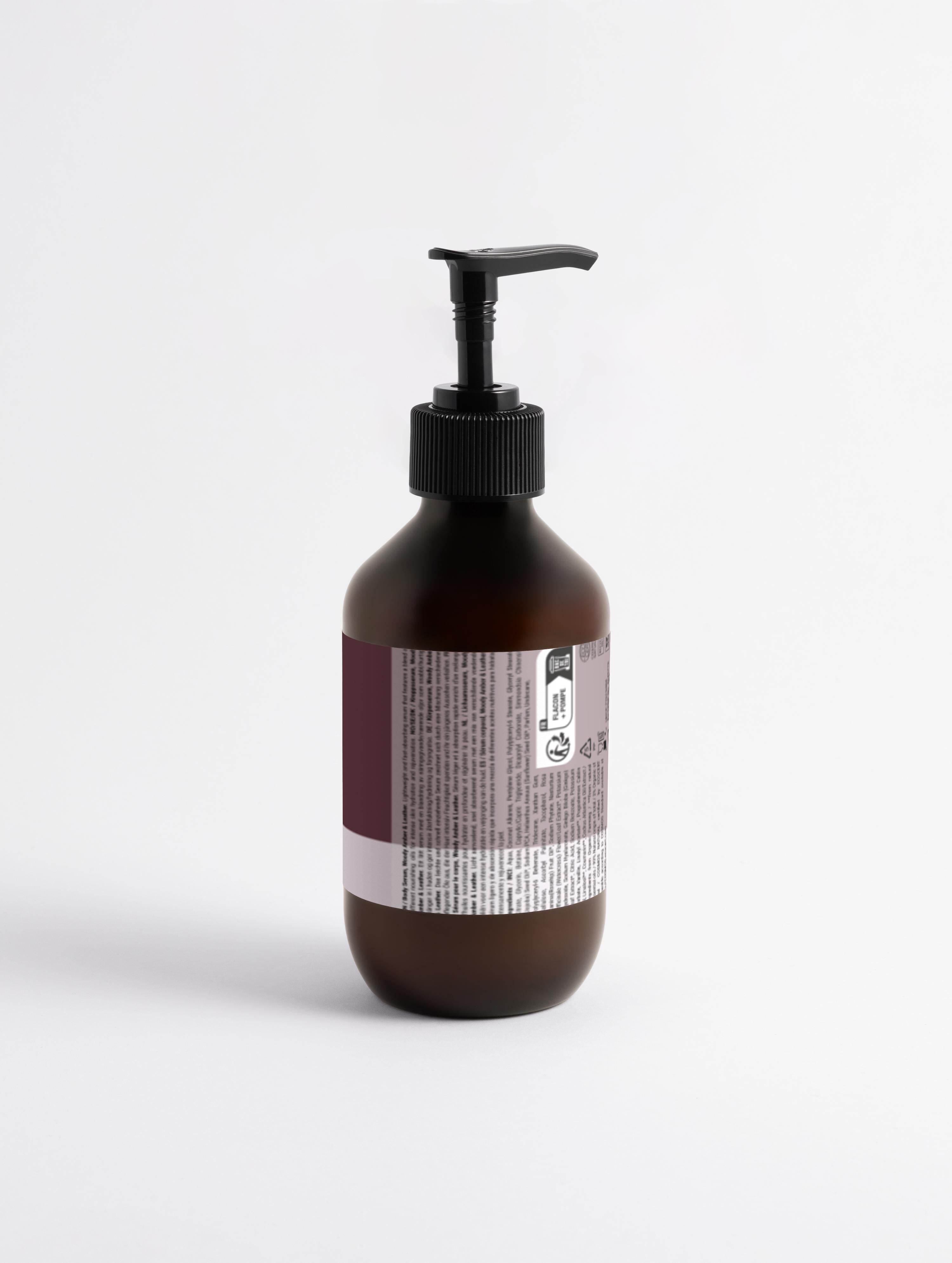 Fast-absorbing moisturizing serum by Suvéra with jojoba and rosehip oils